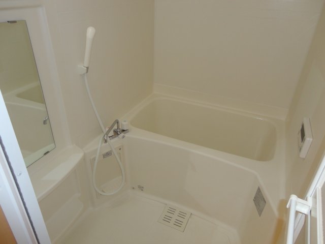 サクラスクェア203号室 バス