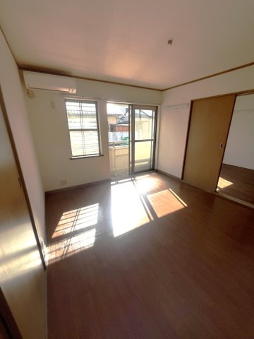 プリュニエラバン0105号室 リビング