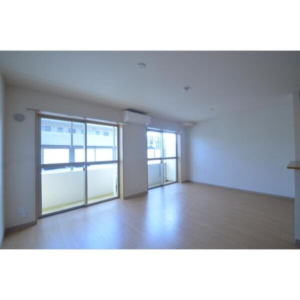 マナブライトン・フロント106号室 リビング