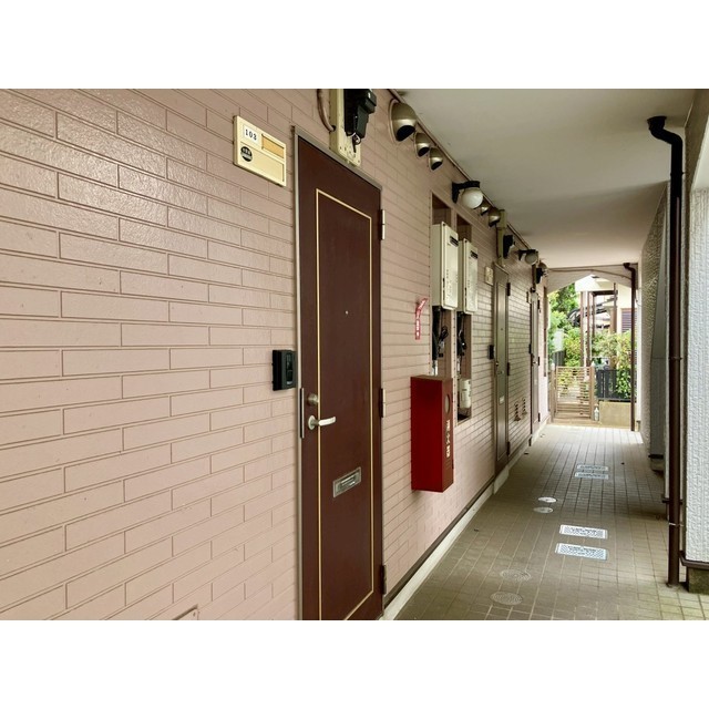 ヴィラクール 玄関前