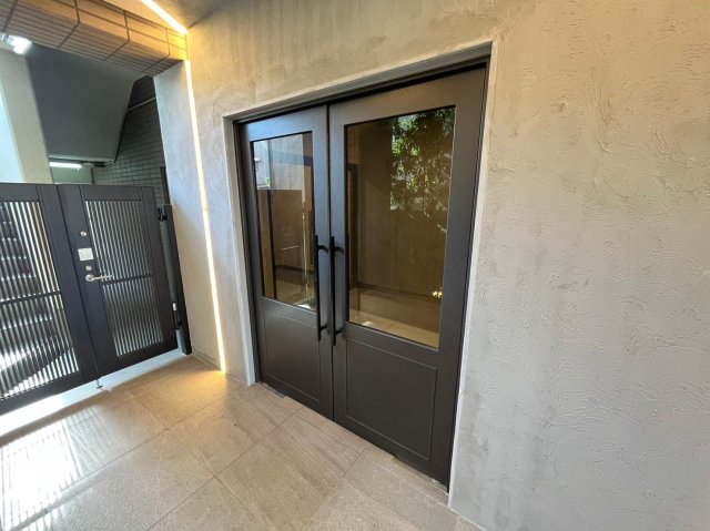 ＫＥＮＺＯ　ＨＡＵＳ　ｔｏｓｈｉｍａ　ｐａｒｋ エントランス