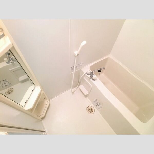 ゴールドヒルズ107号室 浴室換気乾燥機付バスルーム