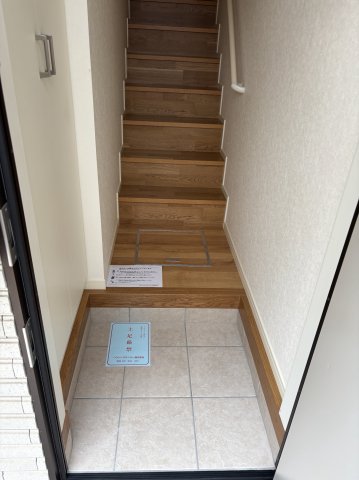 Fika　C棟202号室 玄関