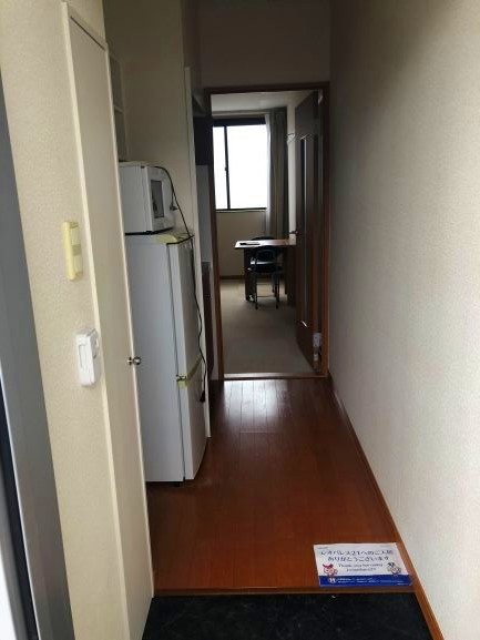 レオパレスアバンティ207号室 玄関