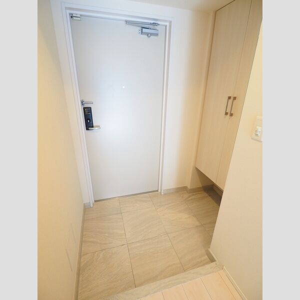ロイジェントパークス千葉中央0712号室 玄関