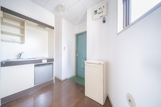 ノヴェルコート602号室 玄関と下駄箱