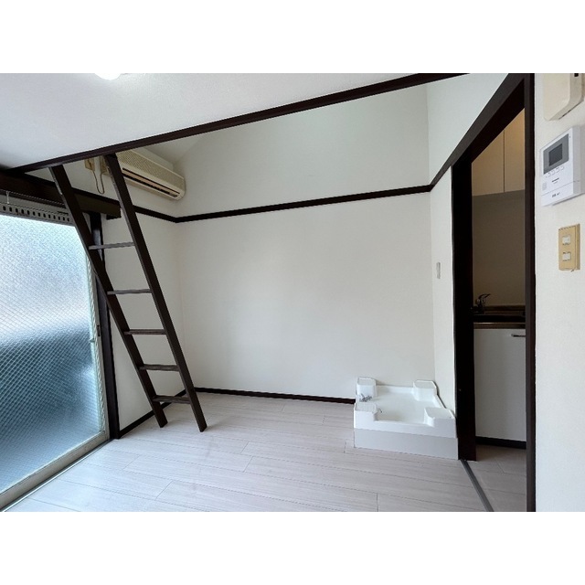 ライフピアブラウン202号室 リビング