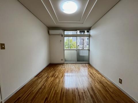 エステート山崎 洋室