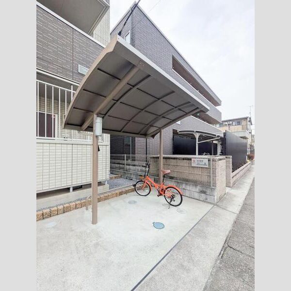 グランドソレイユ 駐輪場