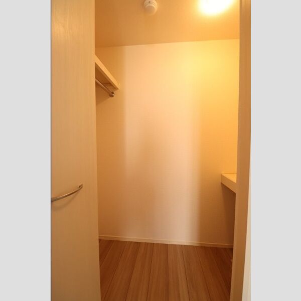 カーサリオ102号室 ウォークインクローゼット