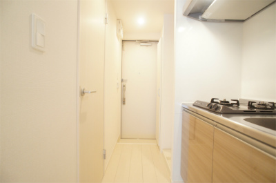 リブリ・石川町1階 玄関