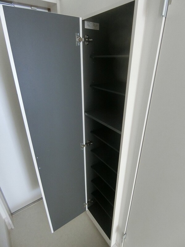 リブリ・八幡山 玄関