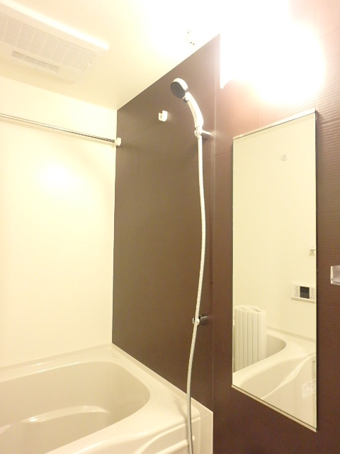 ガーラ・ヒルズ氷川台 浴室乾燥機付きバス