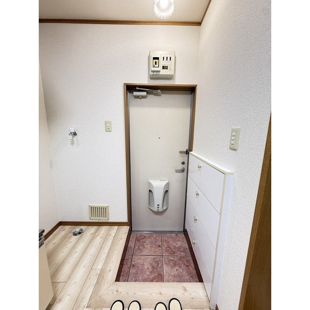 シージョイⅡ101号室 玄関