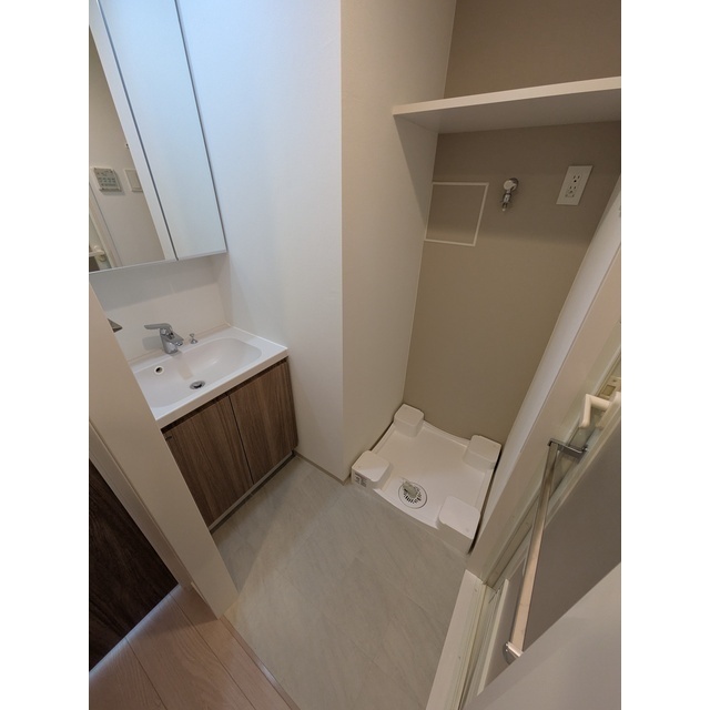 プレール・ドゥーク横濱子安607号室 内観