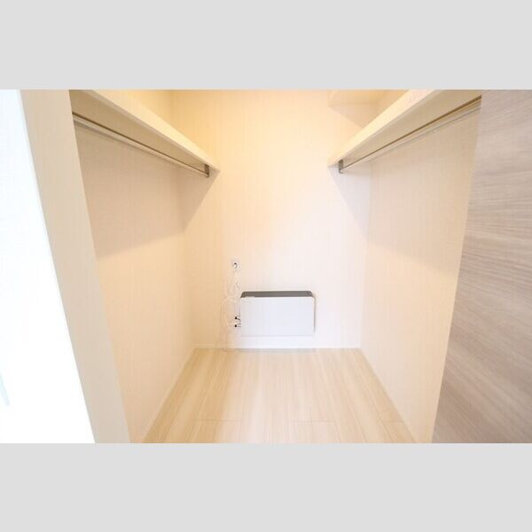 レンヌ ウォークインクローゼット