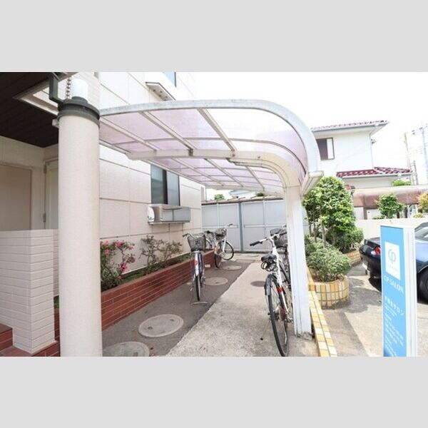 レジデンス八木 駐輪場