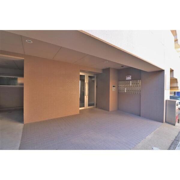 ドゥシェルI602号室 エントランス