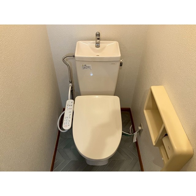 ピュア湘南102号室 温水洗浄便座