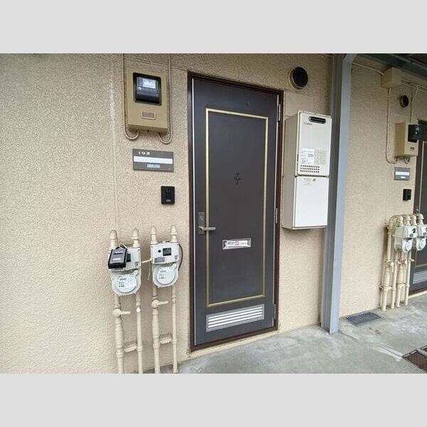 どみいるみずの 102号室　玄関