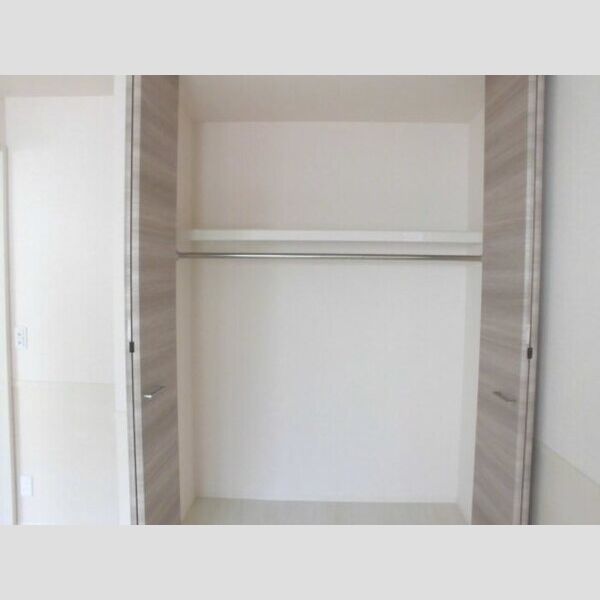 ウエストハイム　Ⅴ102号室 洋室　クローゼット