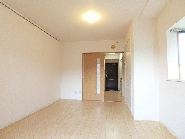 アメニティ高幡0201号室 リビング