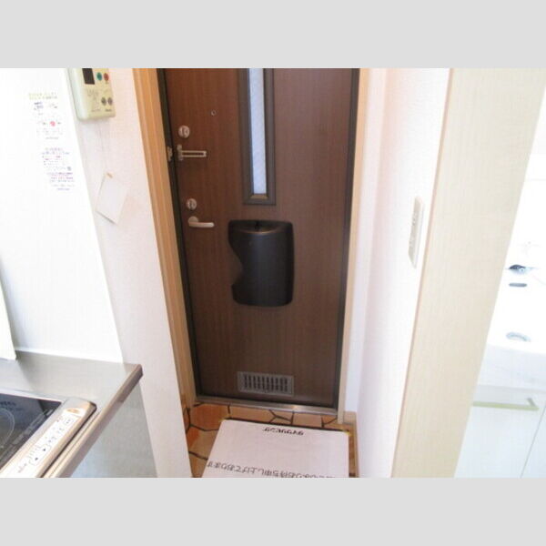 リュネットM 玄関