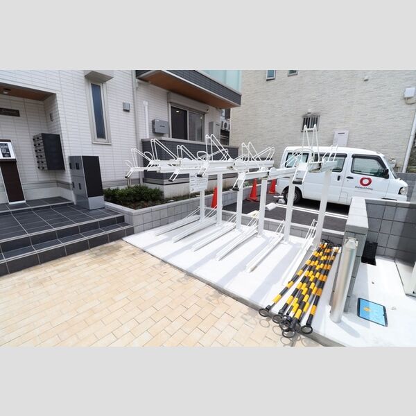 グラナーデ八潮 駐輪場