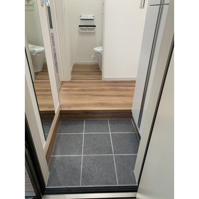 グランドール西尾久0101号室 玄関