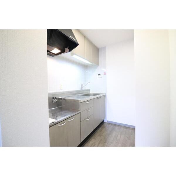 シャトーイノハナ404号室 キッチン