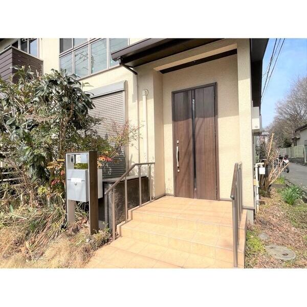 さいたま市緑区大門戸建 エントランス