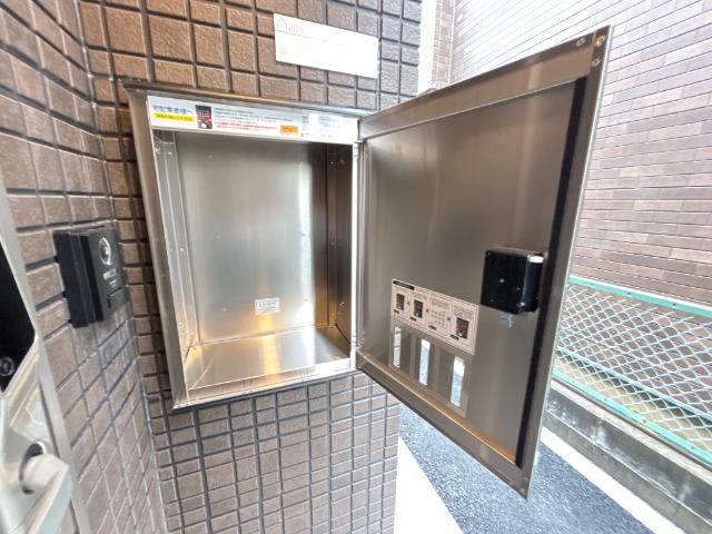 リノナル205号室 宅配BOX