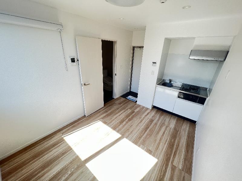 ＴＥＮ－ＮＯＭ　ＨＯＵＳＥ　ＰＲＥＭＩＥＲ2階 リビング