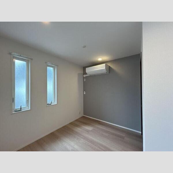 セレスティア西綾瀬201号室 洋室