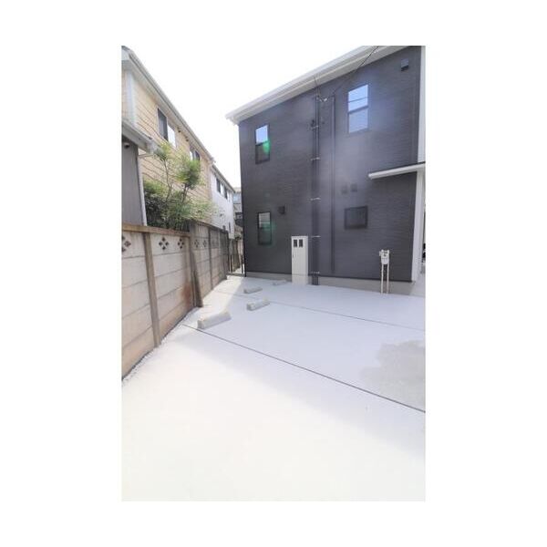 アレグリア湘南B 駐車場