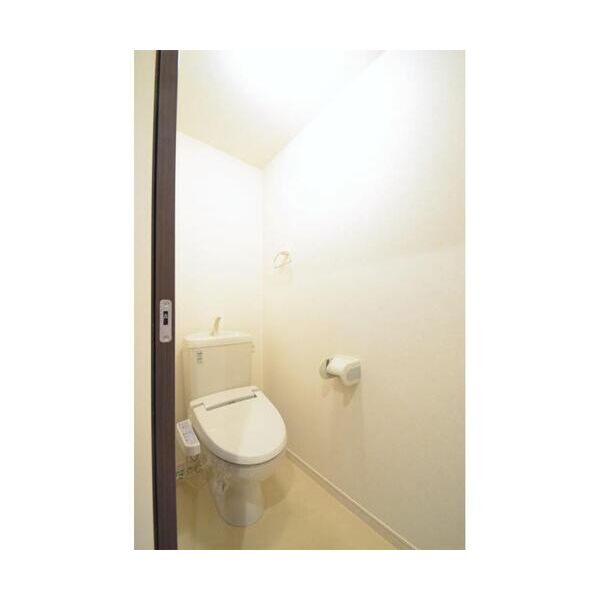 オーポワール北鎌倉101号室 トイレ