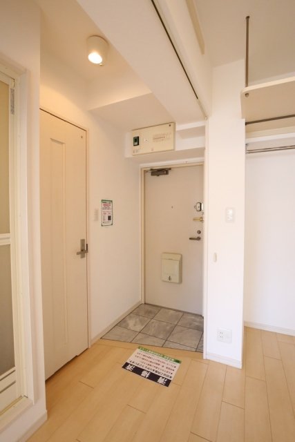 スカイコート横浜日ノ出町5階 玄関