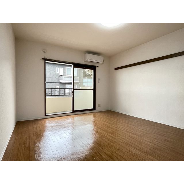 サングレースⅡ205号室 ☆洋室10帖