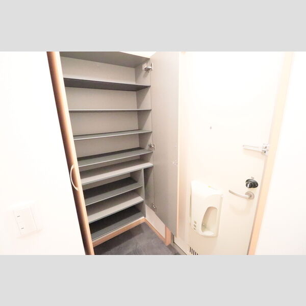 アルシオン　A203号室 玄関・シューズボックス
