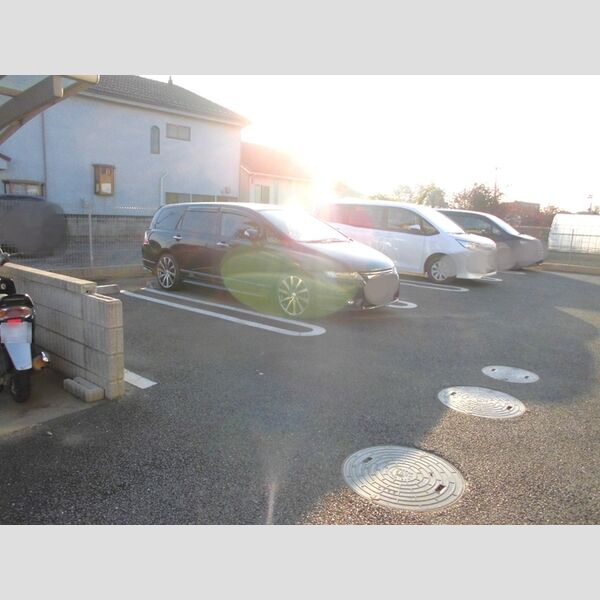 ルーチェ 駐車場