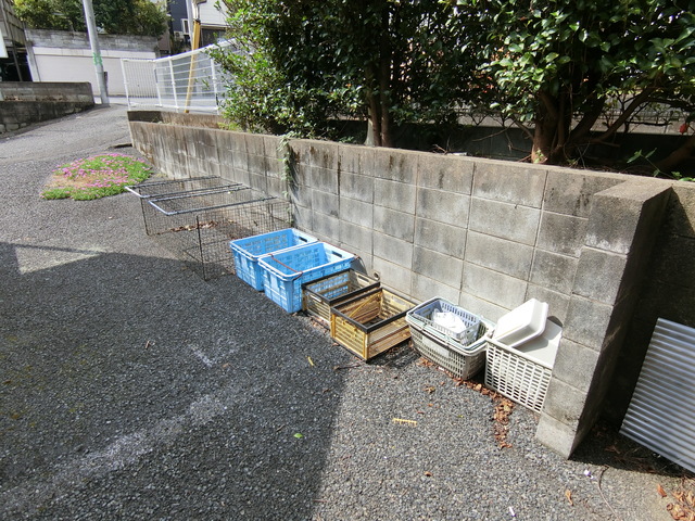 コリーナヴェルデ0103号室 ゴミ置き場