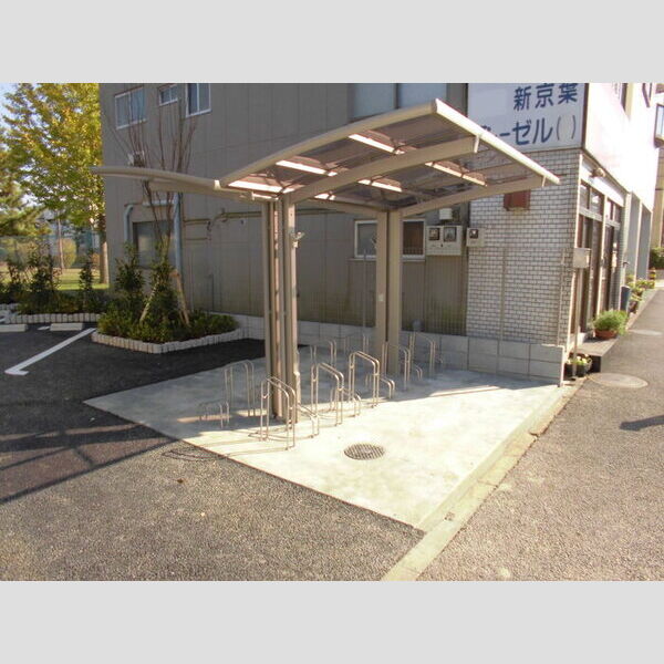 カーサドマーニ203号室 駐輪場