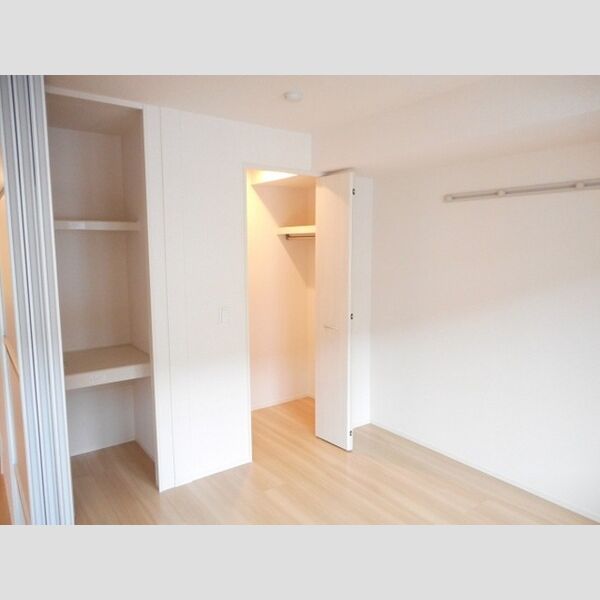 ベルエキップ102号室 物入れ・クローゼット