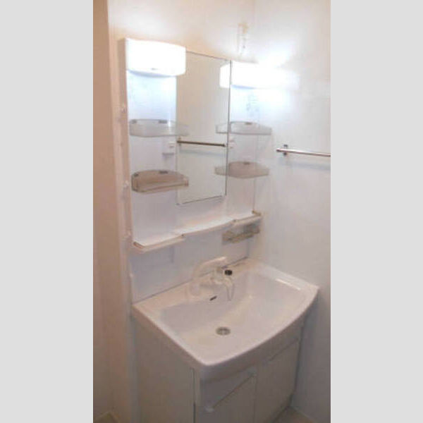ヴィラ・オルフェーヴル102号室 洗髪洗面化粧台