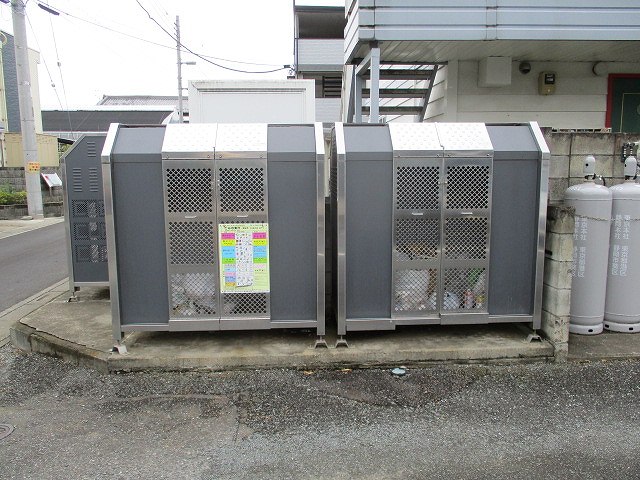 レオパレス上野台Ⅲ110号室 ゴミ庫