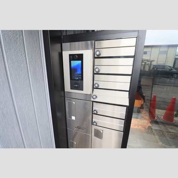 D'Bless宿河原102号室 エントランス集合ポスト・宅配ボックス・オートロック