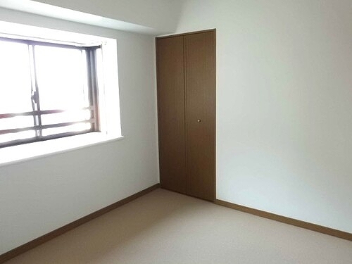 ライオンズマンション本川越駅前9階 収納（洋室約4.9畳）　※2025年11月撮影