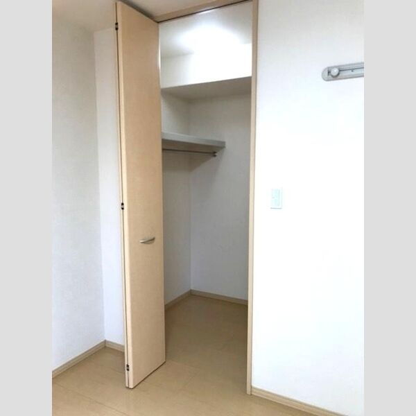 エリタージュ　Ⅱ101号室 ウォークインクローゼット
