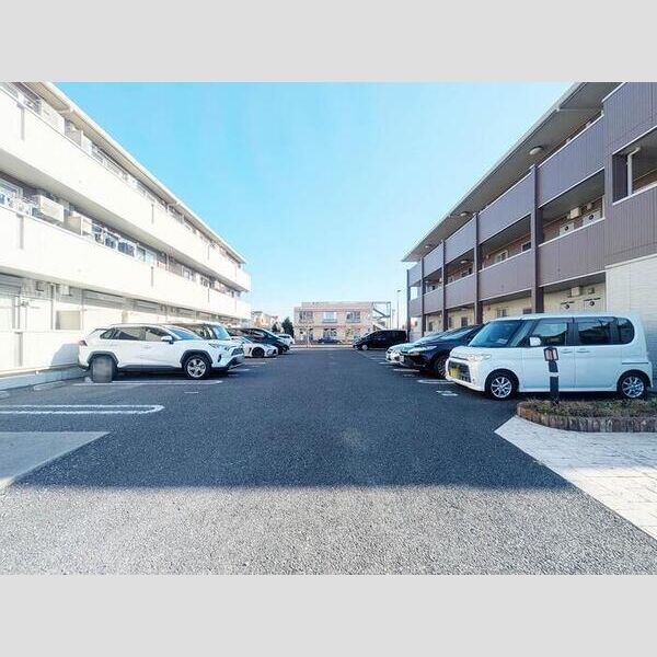 Symphony　B 駐車場