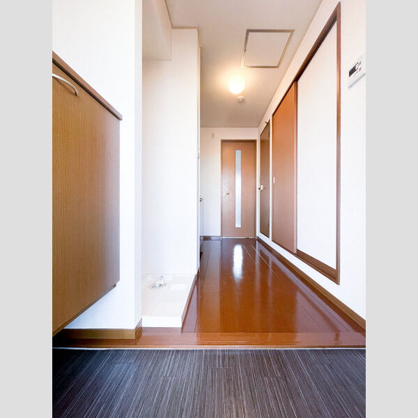 ストークコートⅡ203号室 玄関